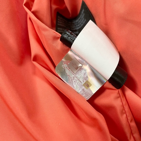 The North Face Women’s 2000 Printed Puffer Jacket - Picture 7 of 9